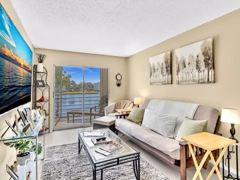 2083 Guildford E, Boca Raton, FL 33434 photo 4
