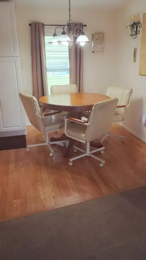 Dining - 1660 SW 35 Cir, Okeechobee, FL 34974 photo 1 of 1