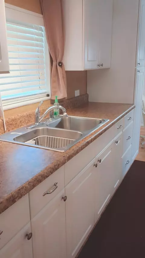 Kitchen - 1660 SW 35 Cir, Okeechobee, FL 34974 photo 2 of 4
