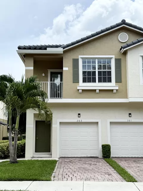 3051 SE Lexington Lakes Dr #202, Stuart, FL 34994