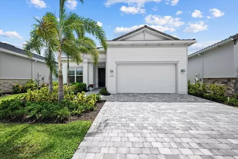 10571 Northbrook Cir, Palm Beach Gardens, FL 33412