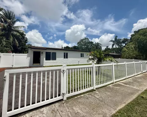 531 N 68th Ter, Hollywood, FL 33024