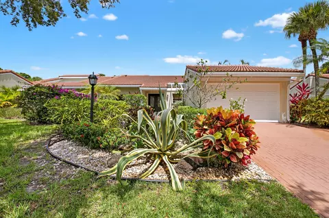 37 Glens Dr W, Boynton Beach, FL 33436