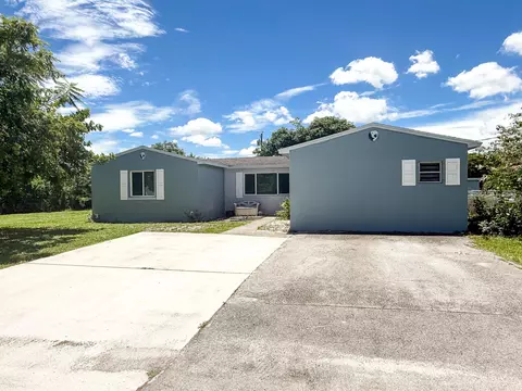 1097 Palmetto Rd, Haverhill, FL 33417