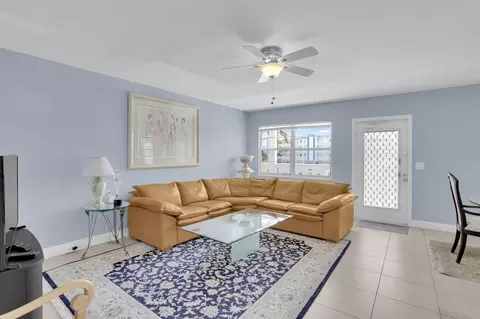 2070 Exeter D, Boca Raton, FL 33434 photo 2