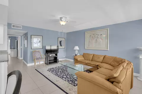 2070 Exeter D, Boca Raton, FL 33434 photo 5