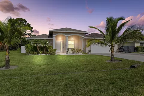 1932 SE Camilo St, Port Saint Lucie, FL 34952