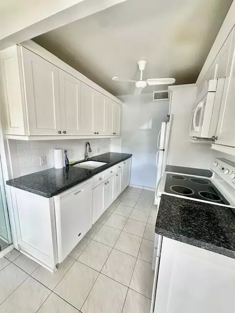 1083 Guildford E, Boca Raton, FL 33434 photo 4
