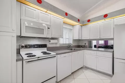 8157 Springtree Rd, Boca Raton, FL 33496 photo 14