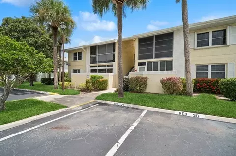 993 Sonesta Ave NE #205, Palm Bay, FL 32905