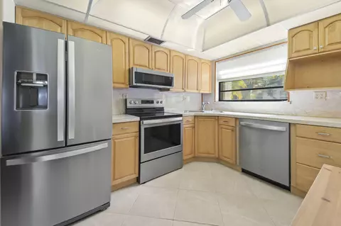 197 Capri E, Delray Beach, FL 33484 photo 10
