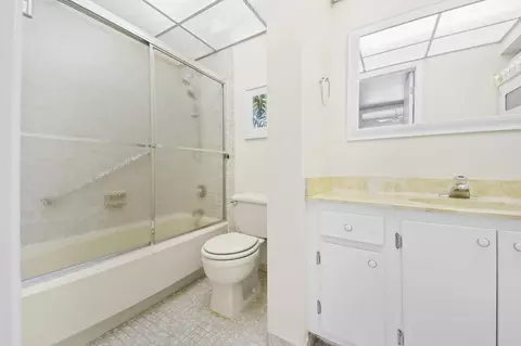 197 Capri E, Delray Beach, FL 33484 photo 21