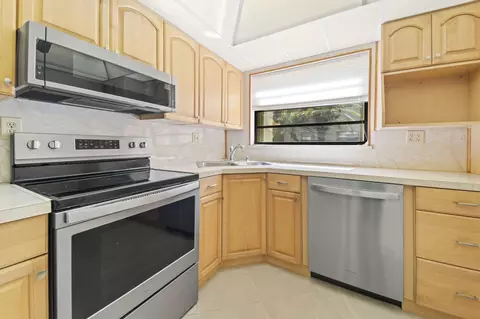 197 Capri E, Delray Beach, FL 33484 photo 11
