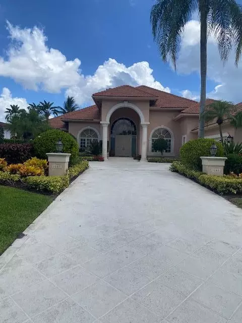 3161 Burgundy Dr N, Palm Beach Gardens, FL 33410