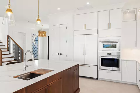 Kitchen - 231 E Shr UNIT 2, Drive, FL 33040 photo 2 of 7