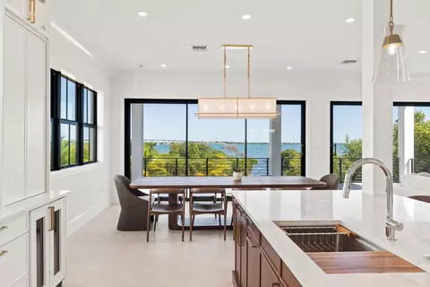 Dining - 231 E Shr UNIT 2, Drive, FL 33040 photo 1 of 2
