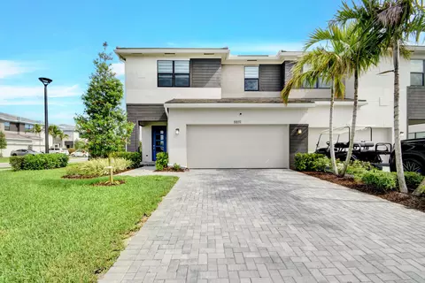 8819 Antarus Dr, Lake Worth, FL 33467