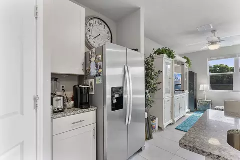 Kitchen - 3947 SE Mentmore Ln, Stuart, FL 34997 photo 5 of 5