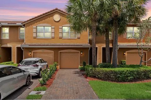 5834 Monterra Club Dr, Lake Worth, FL 33463