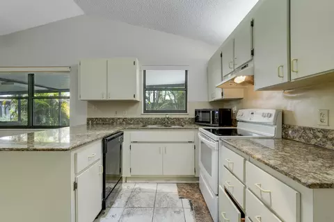4604 SE Geneva Dr, Stuart, FL 34997 photo 3