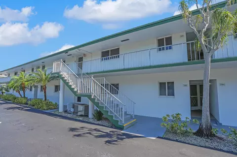 2 Garden St #205M, Tequesta, FL 33469