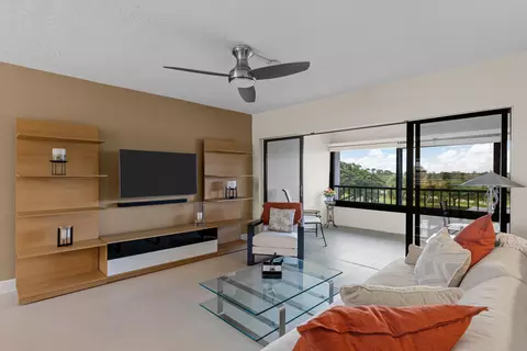 7507 La Paz Blvd #403, Boca Raton, FL 33433