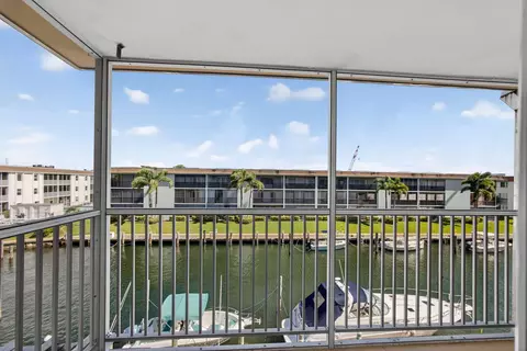 131 Doolen Ct #304, North Palm Beach, FL 33408