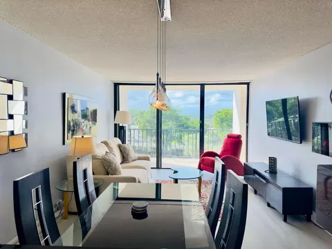 1830 Embassy Dr #505, West Palm Beach, FL 33401