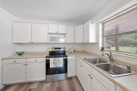 1017 SE 16th Ct, Stuart, FL 34996 photo 11