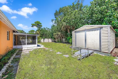 1017 SE 16th Ct, Stuart, FL 34996 photo 6