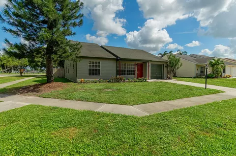 7786 Blairwood Cir N, Lake Worth, FL 33467