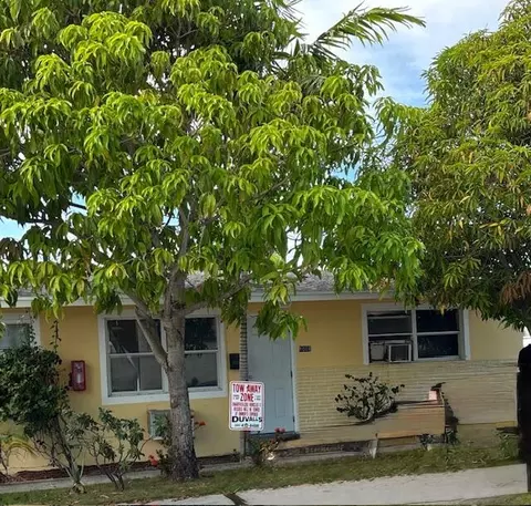 1008 N 6th Ave, FL 33460
