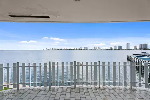 371 Wilma Cir #5, Riviera Beach, FL 33404