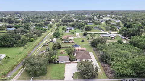 17798 W Sycamore Dr, Loxahatchee, FL 33470
