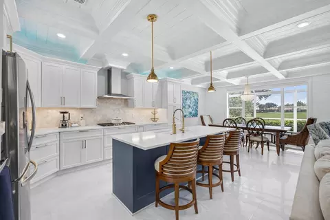8240 Heritage Club Dr, West Palm Beach, FL 33412