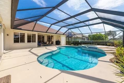 212 SW Whitewood Dr, Port Saint Lucie, FL 34953