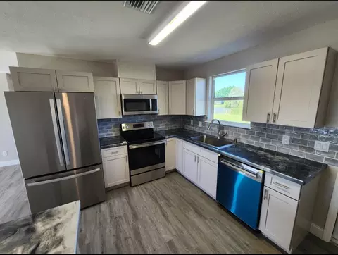 1249 Chobee St, Okeechobee, FL 34974 photo 4