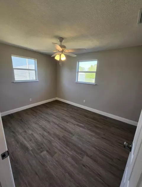 1249 Chobee St, Okeechobee, FL 34974 photo 9