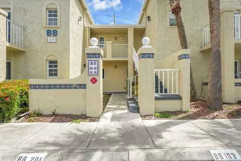 1631 SE Green Acres Cir SE #BB-203, Port Saint Lucie, FL 34952