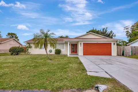 1541 SE Minorca Ave, Port Saint Lucie, FL 34952