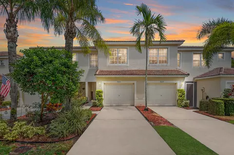 9663 Lago Dr, Boynton Beach, FL 33472