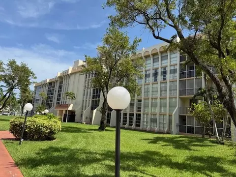 801 Three Islands Blvd #508, Hallandale Beach, FL 33009