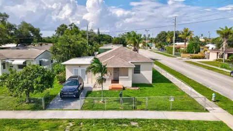 2403 Scott St, Hollywood, FL 33020
