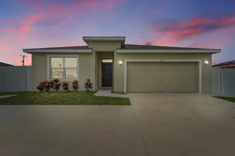 418 NW Airoso Blvd, Port Saint Lucie, FL 34983