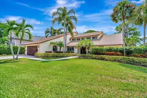 11 Berwick Rd NE, Palm Beach Gardens, FL 33418