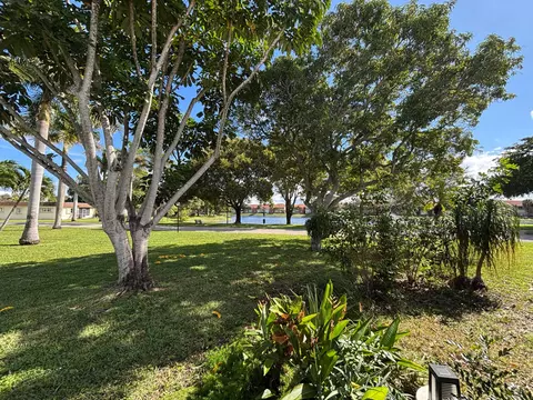 417 SW Natura Ave #B, Deerfield Beach, FL 33441