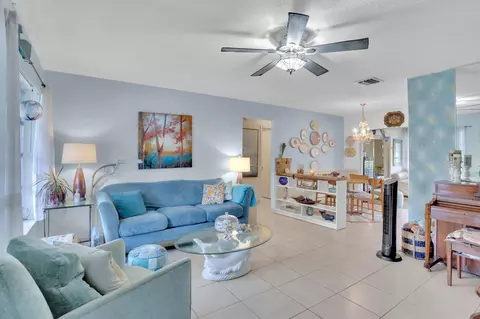 4914 NW 52 St, Tamarac, FL 33319