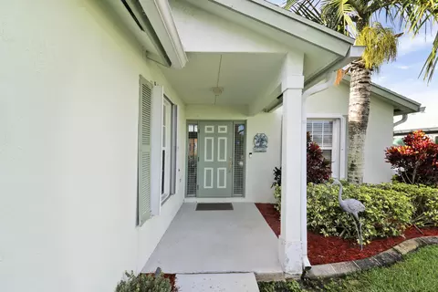 2698 SW Versailles Ter, Stuart, FL 34997 photo 3