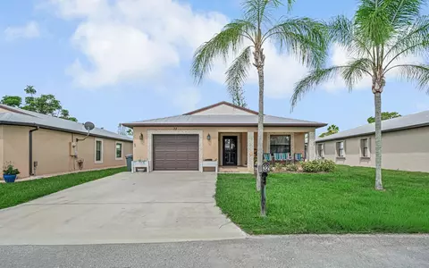 32 Oro Grande Way, Port Saint Lucie, FL 34952