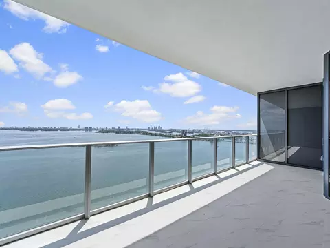700 NE 24th St #3002, Miami, FL 33137